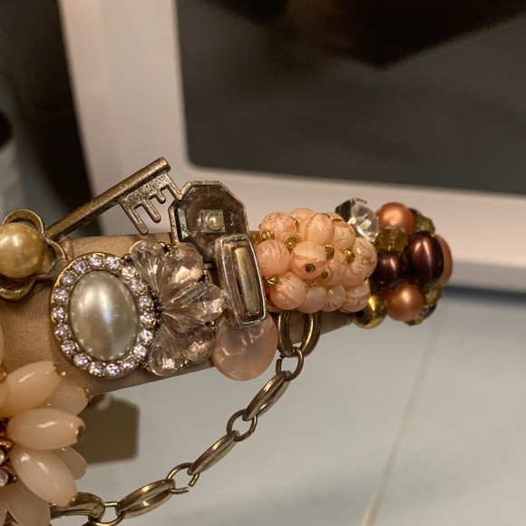 Elegant Floral Beaded Headband - Picture 7 of 7